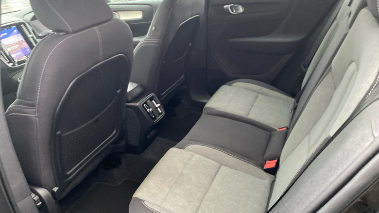 Volvo XC40 2.0 B3P Plus Dark 5dr Auto Petrol Estate